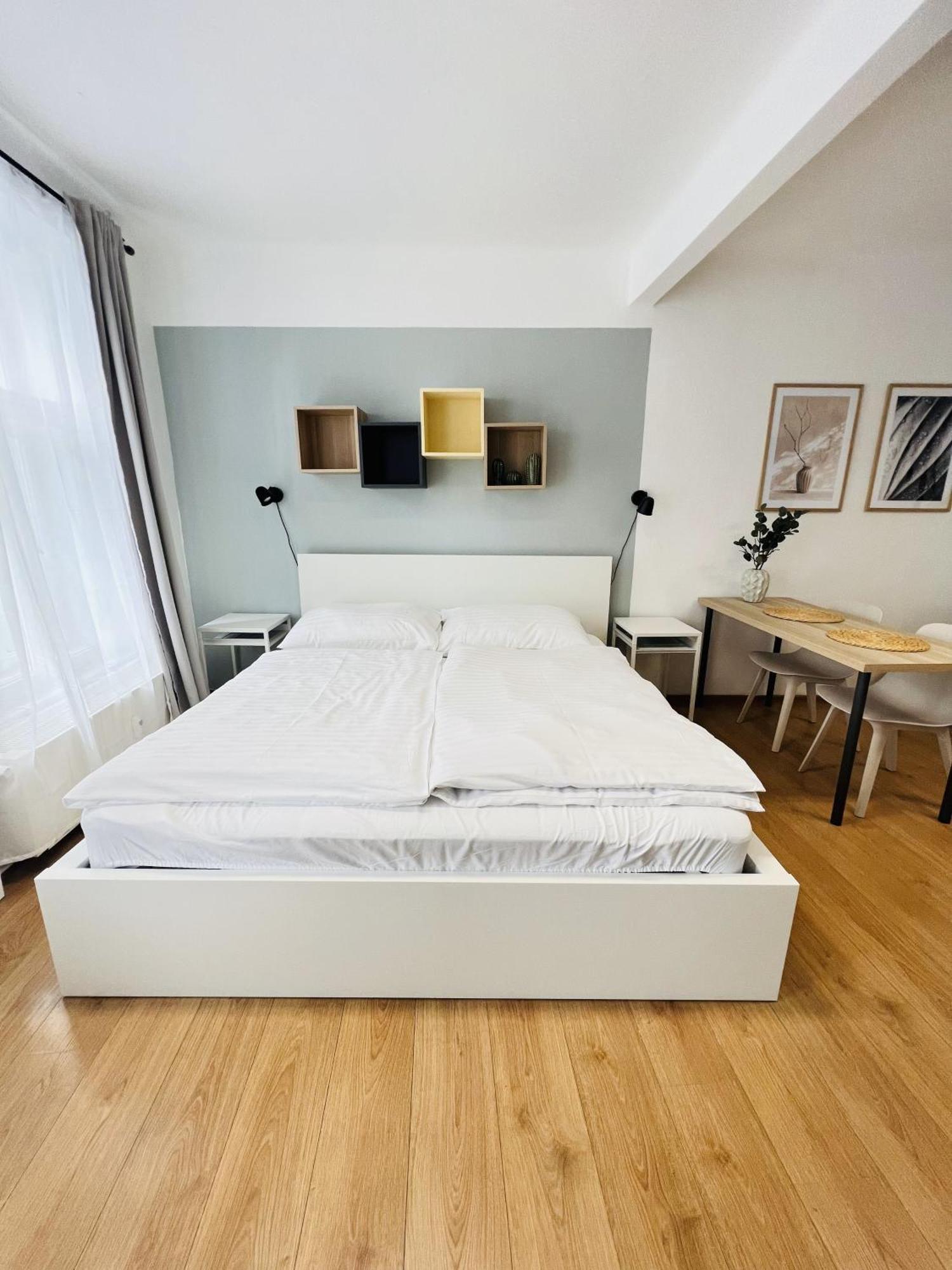 7 Nights Apartments Dominikanske N. Brno Exteriör bild